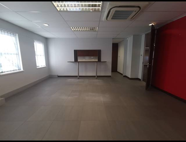 392M² OFFICE TO LET IN TYGER VALLEY